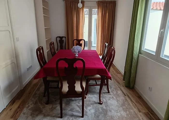 Cozy Premium * Πόντα Ντελγκάντα